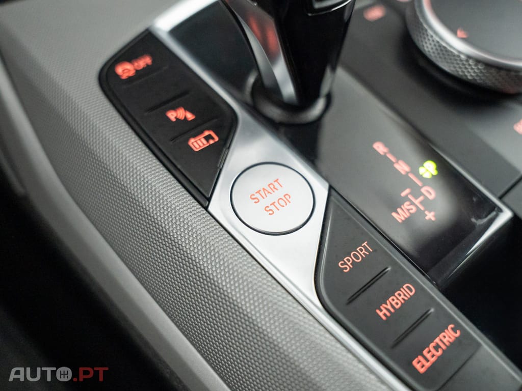 BMW 330 e Auto