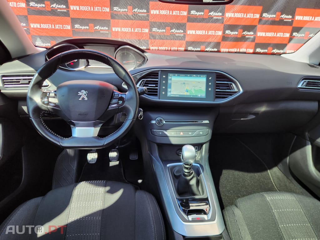 Peugeot 308 1.6 BlueHDi Style J17