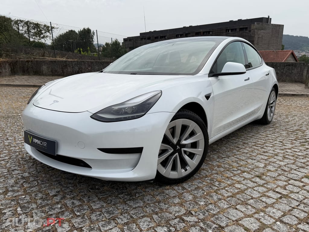 Tesla Model 3 Standard Range Plus RWD