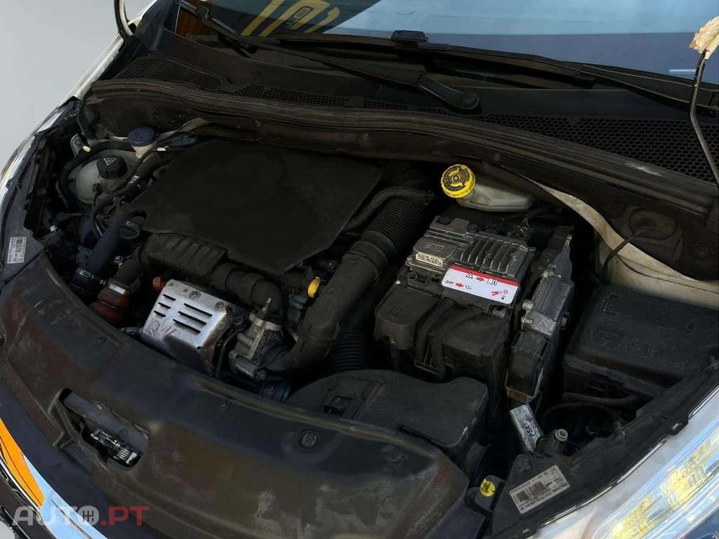 Peugeot 208  1.2 e-THP Féline