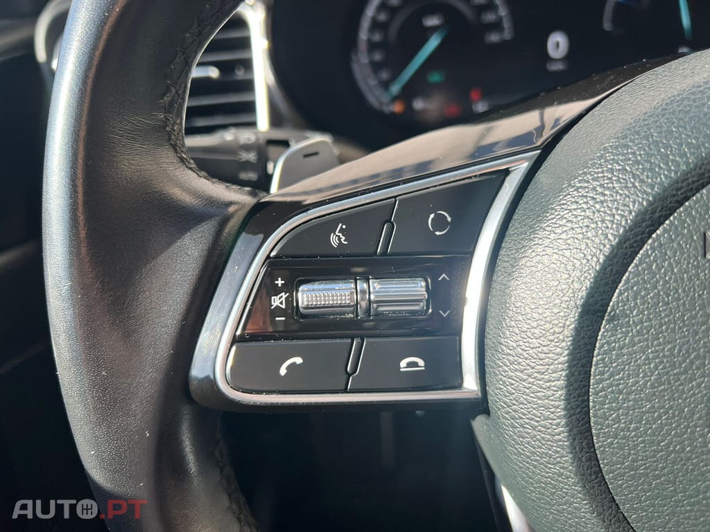 Kia Xceed HYB 1.6 GDI ISG PHEV BCK&WHT EDITION DCT6