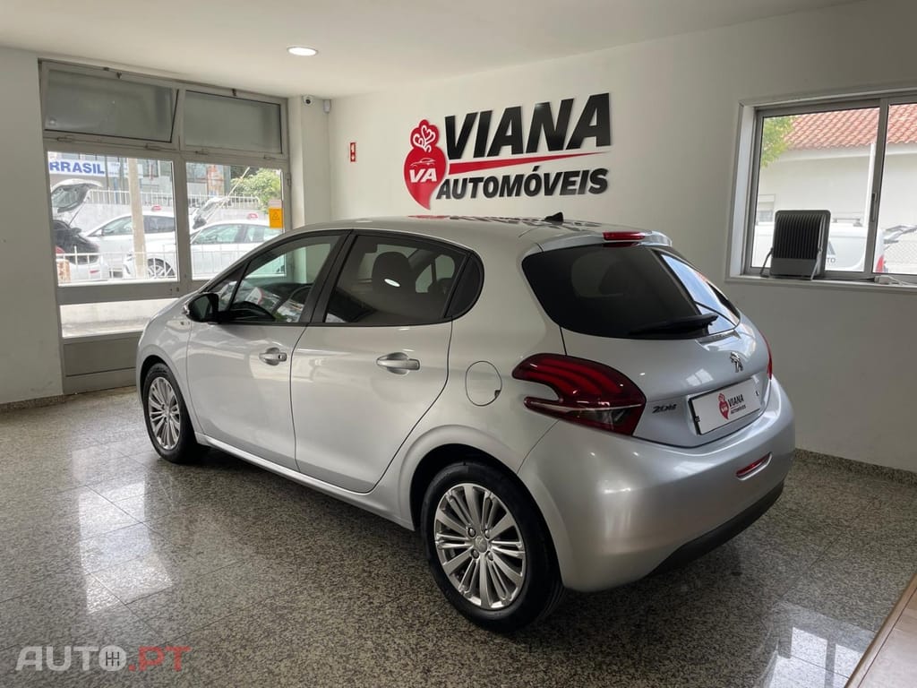 Peugeot 208 1.6 BlueHDi Style