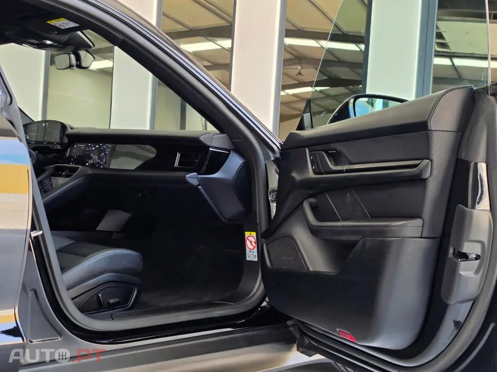 Porsche Taycan 4