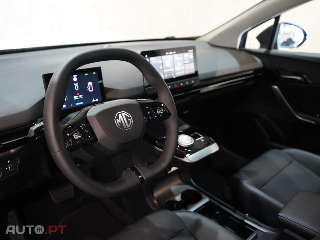 MG MG4 64 kWh Luxury