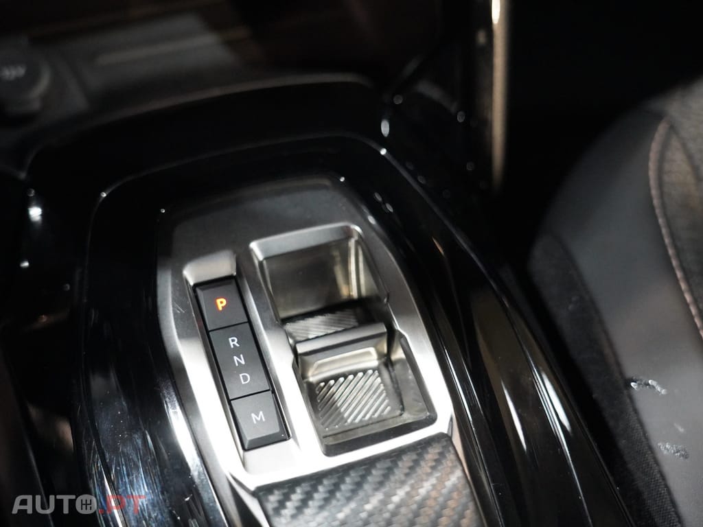 Peugeot 2008 1.2 Hybrid Allure e-DCS6