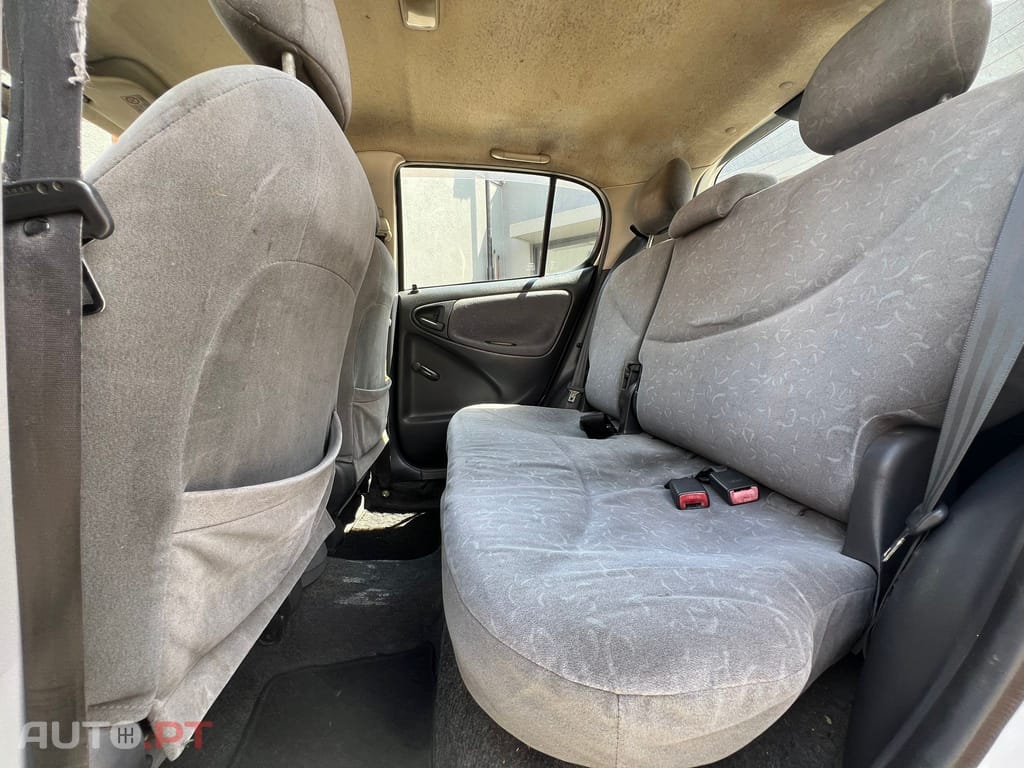 Toyota Yaris 1.0 Base C/Radio