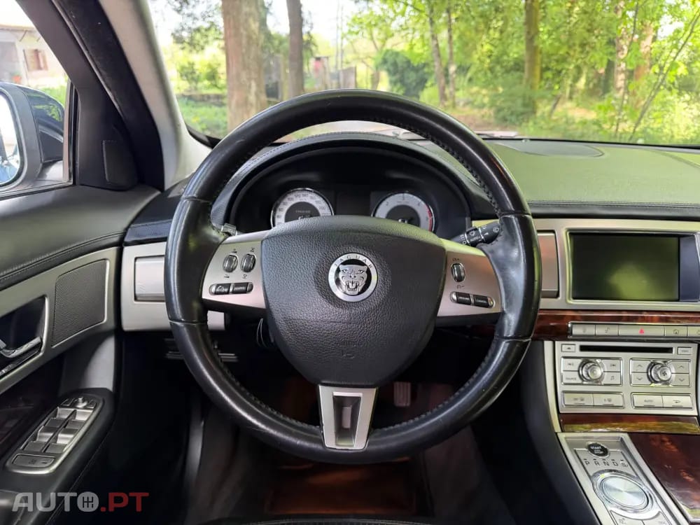 Jaguar XF 2.7 D V6 Premium Luxury