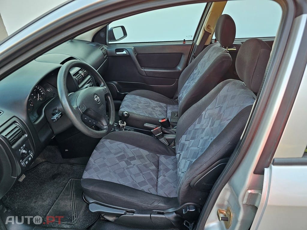 Opel Astra 1.2 Club