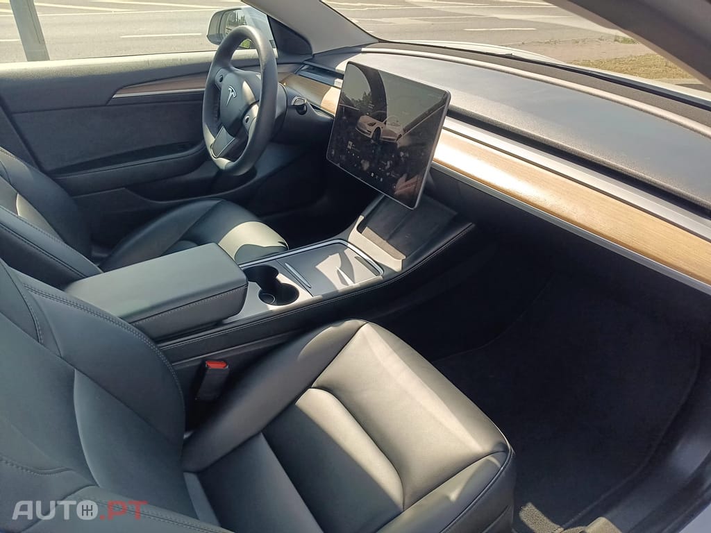 Tesla Model 3 Standard Range Plus RWD