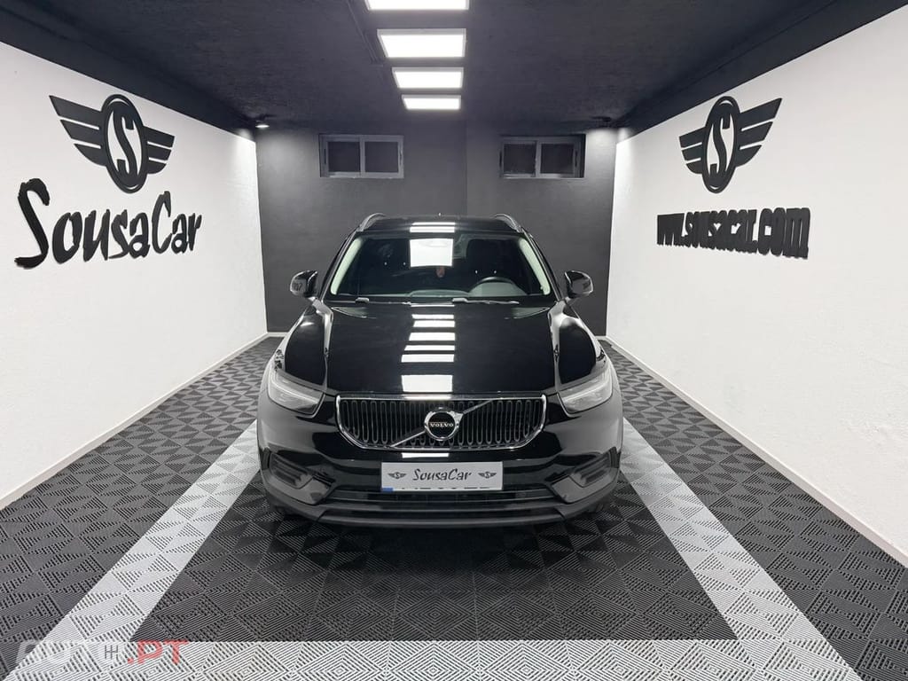 Volvo XC40 1.5 T2 Momentum Plus