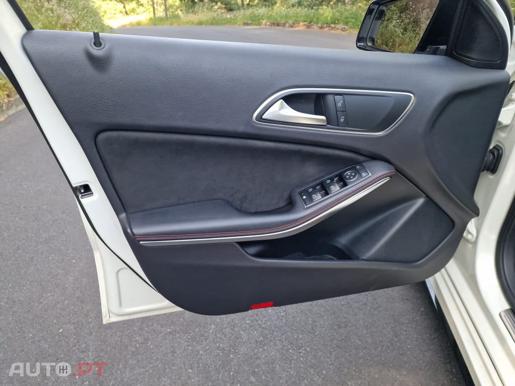 Mercedes-Benz A 180 d AMG Line