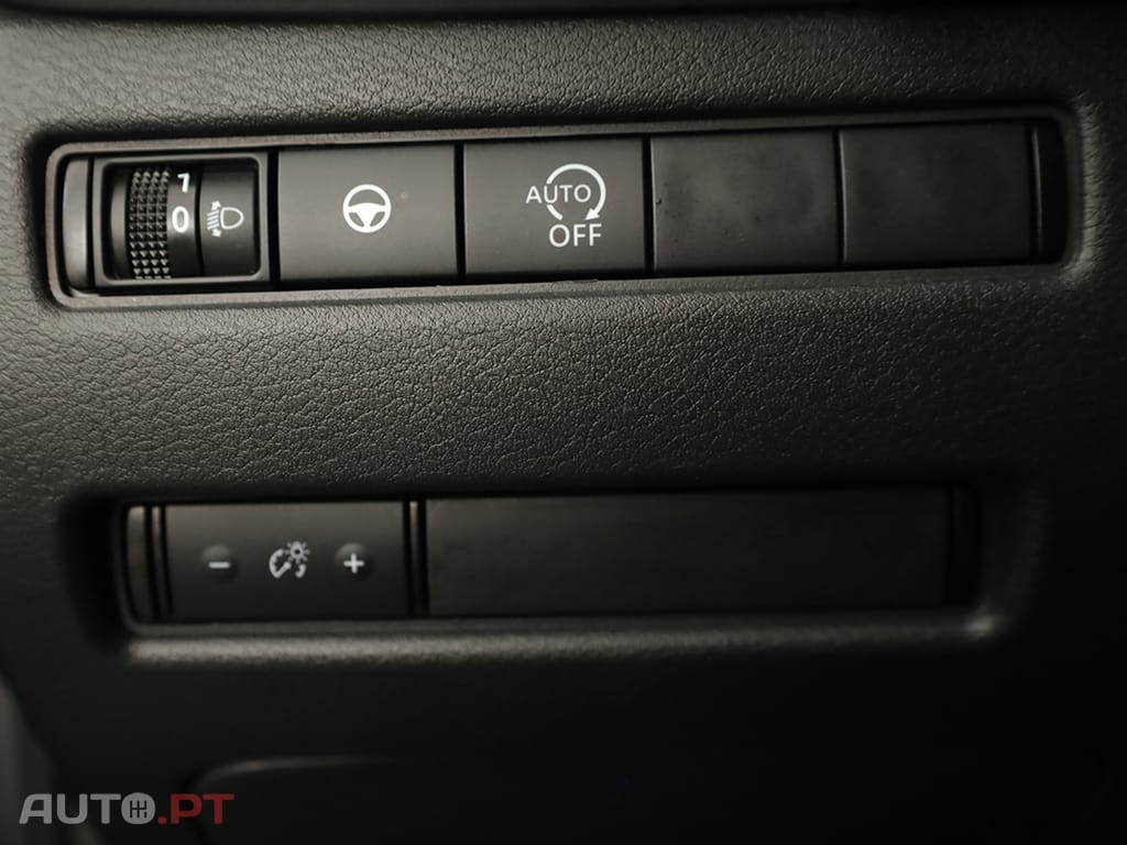 Nissan Qashqai Qashqai 1.3 DIG-T N-Connecta LED Xtronic