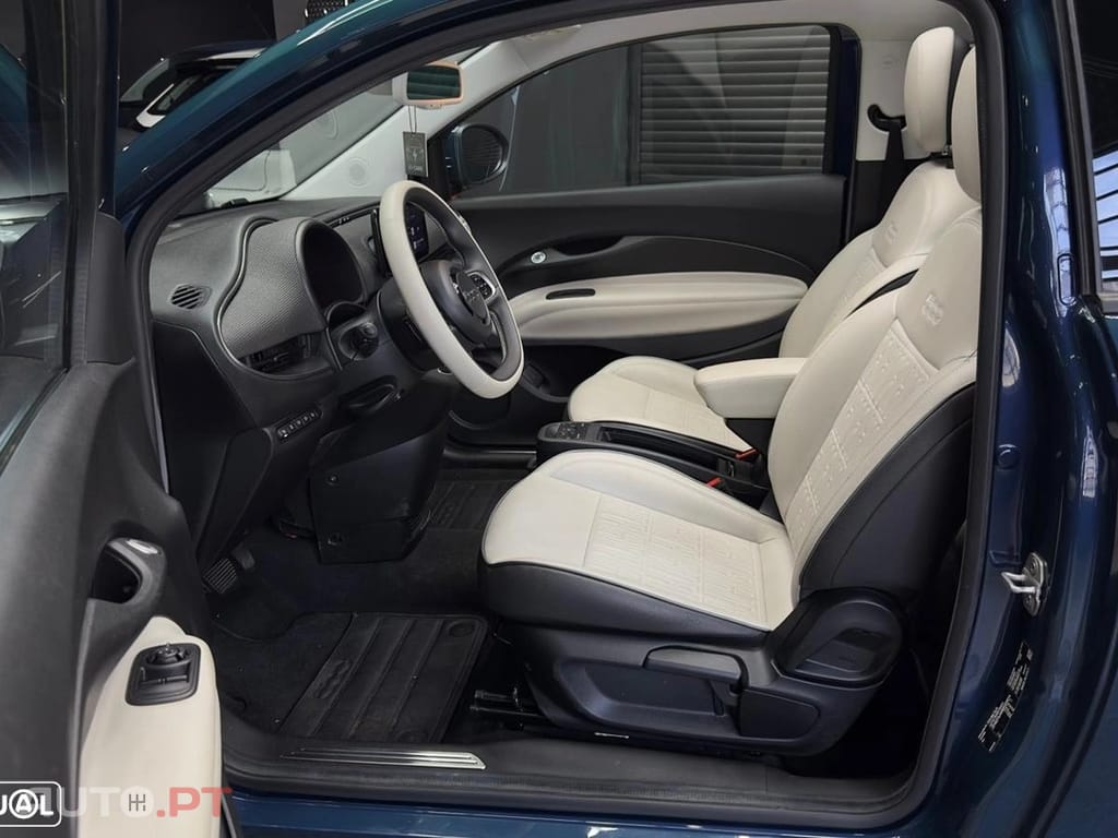 Fiat 500e La Prima