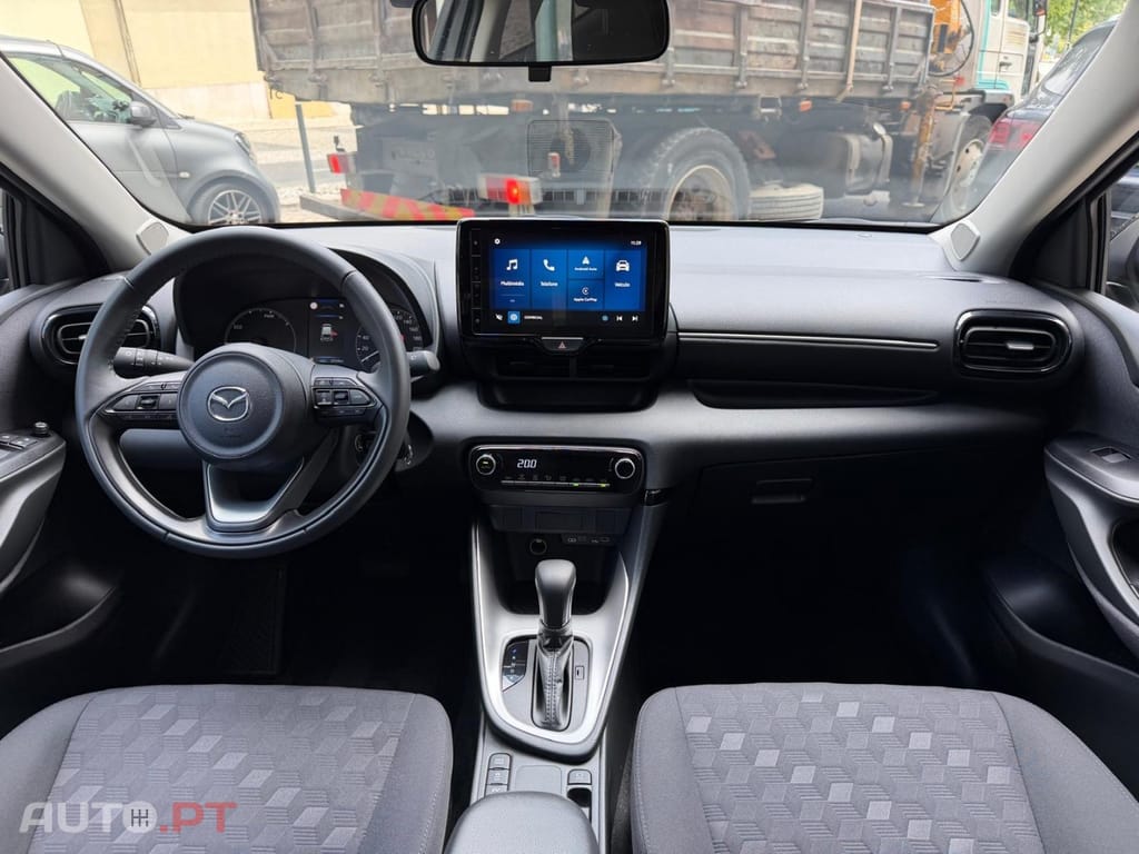 Mazda 2 1.5 L Hybrid VVT-i Centre-Line