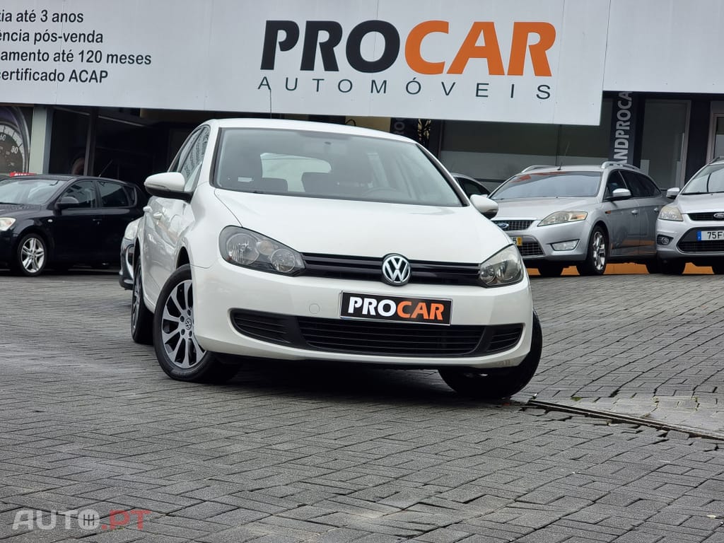 Volkswagen Golf 1.6 TDi Confortline DSG
