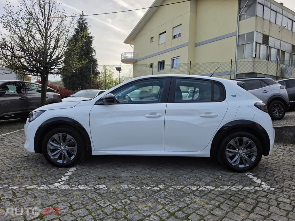 Peugeot E-208 50 kWh Active Pack