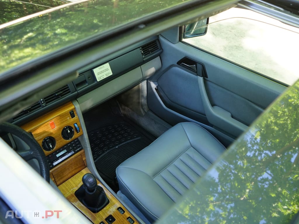 Mercedes-Benz 230 CE w124