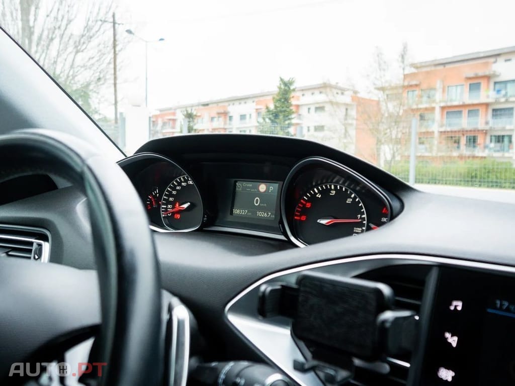 Peugeot 308 SW BlueHDi 130 EAT6 Stop & Start Allure Business-Pack