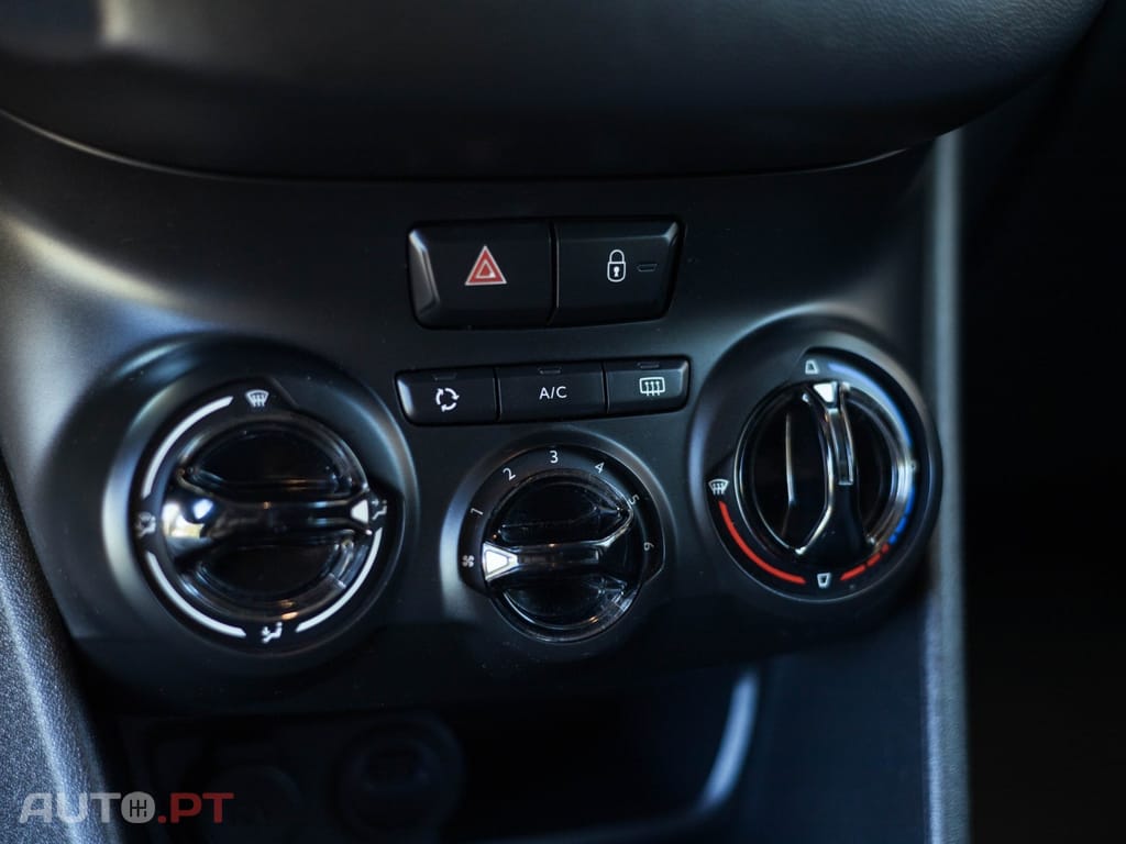 Peugeot 208 1.2 PureTech Signature