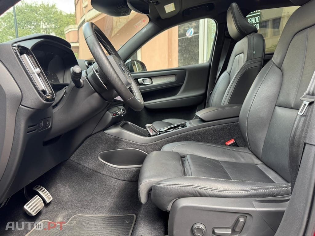 Volvo XC40 2.0 T5 R-Design