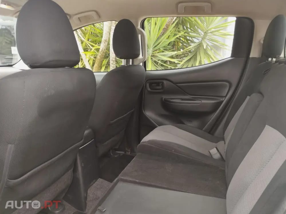 Mitsubishi L200 2.3 DI-D Space Cab Invite 4WD
