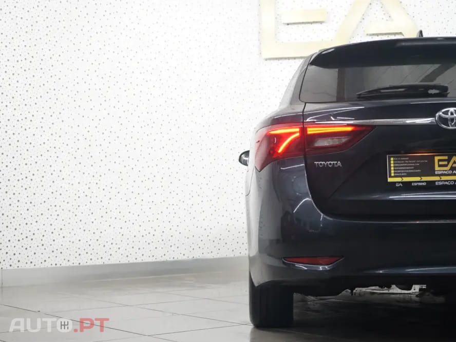 Toyota Avensis Touring Sports 2.0 D-4D Exclusive