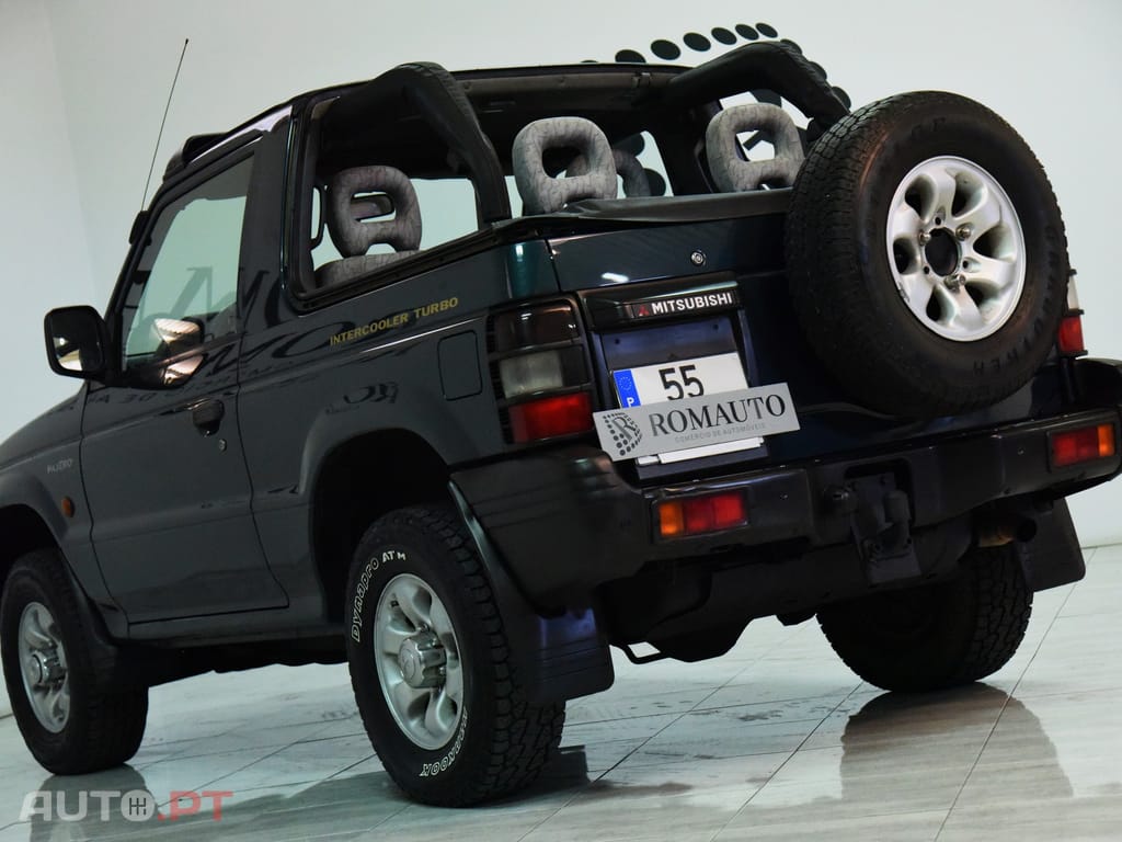 Mitsubishi Pajero 2.5 TD GL Canvas Top