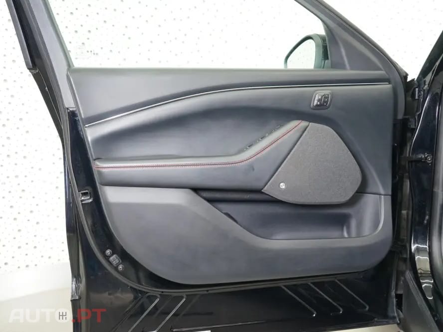 Ford Mustang Mach-E Extended Premium AWD 98 kWh