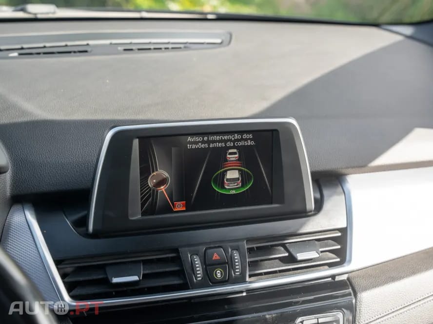BMW 218 d Pack M Auto — fotografia 12