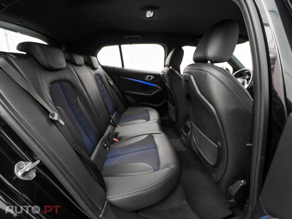 BMW 118 i Pack Desportivo M Auto