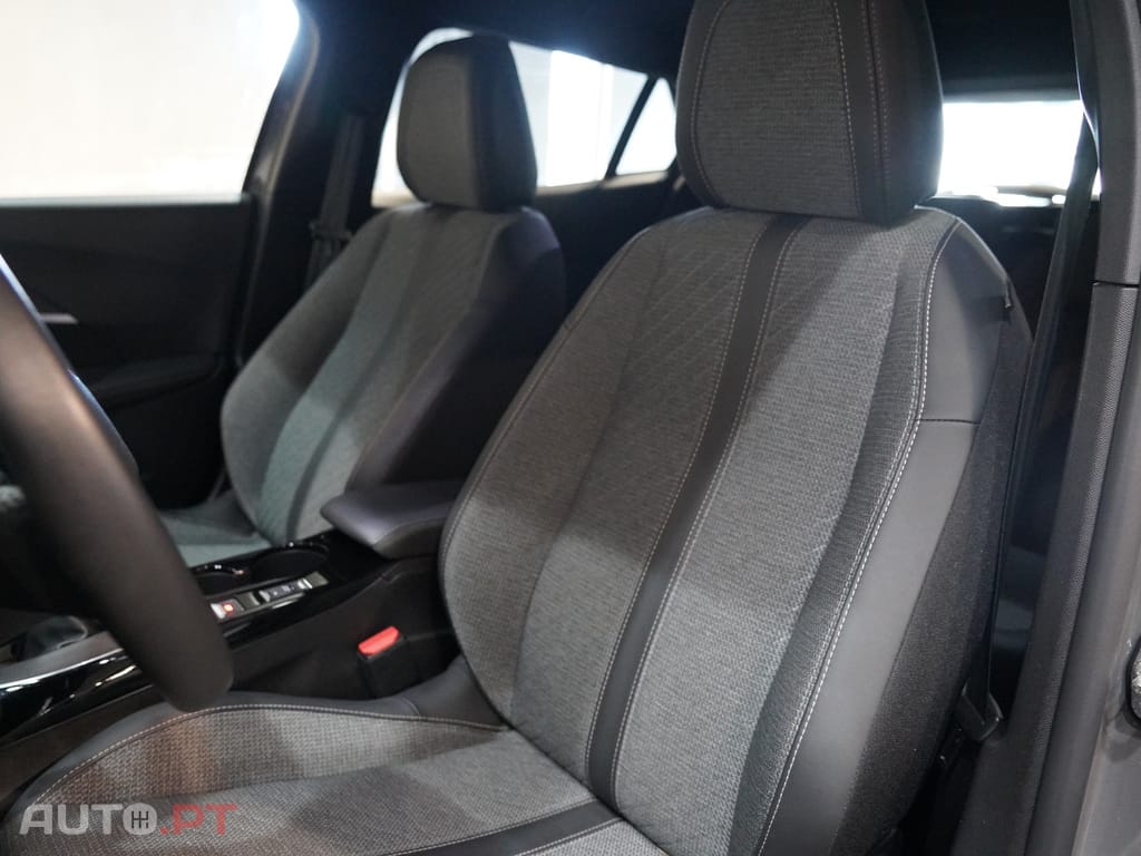 Peugeot 2008 1.2 PureTech Allure