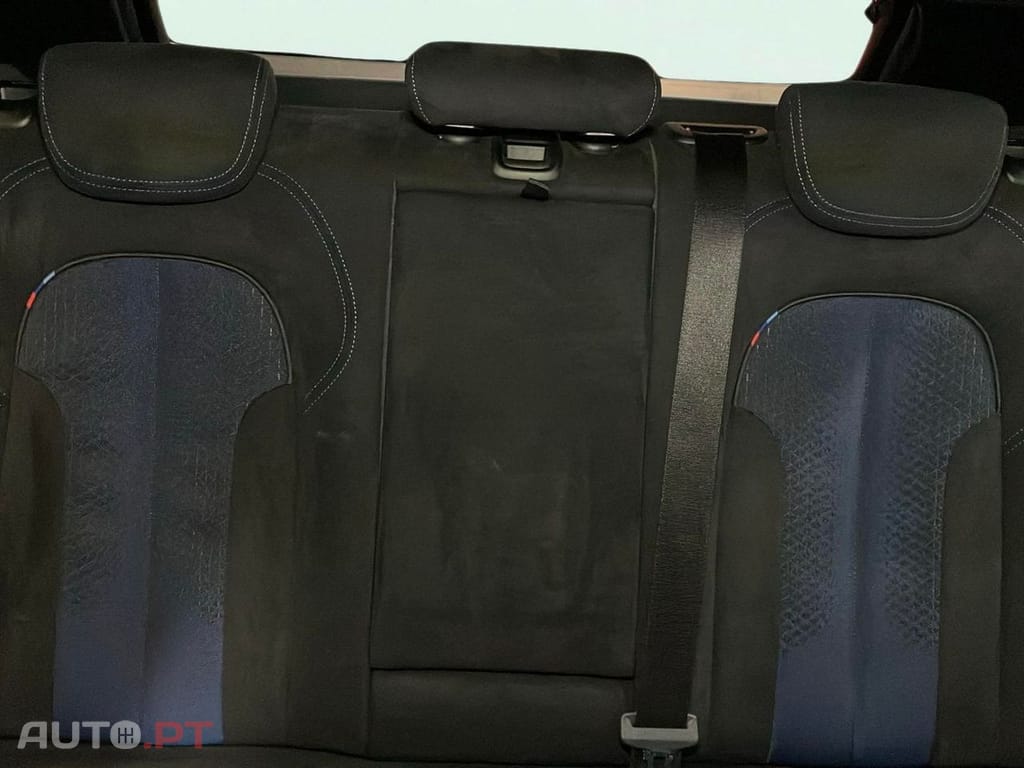 BMW 118 i Pack Desportivo M Auto