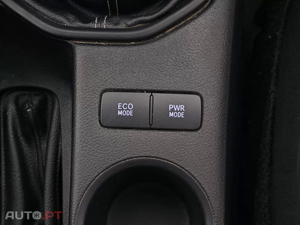 Toyota Hilux 2.4 D-4D 4WD CD CM