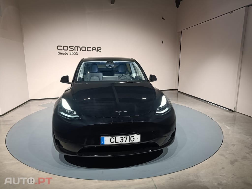 Tesla Model Y Standard RWD Plus — fotografia 9