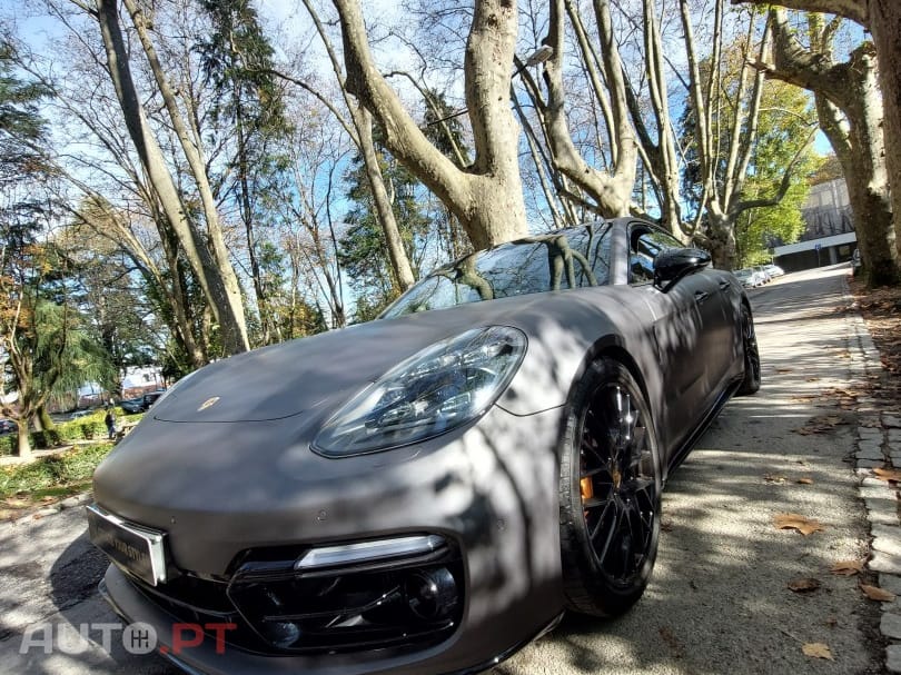 Porsche Panamera 4 E-Hybrid