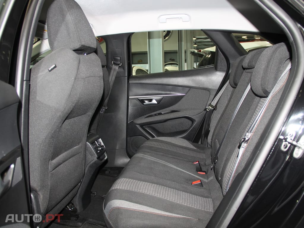 Peugeot 3008 1.5 BlueHDi Active