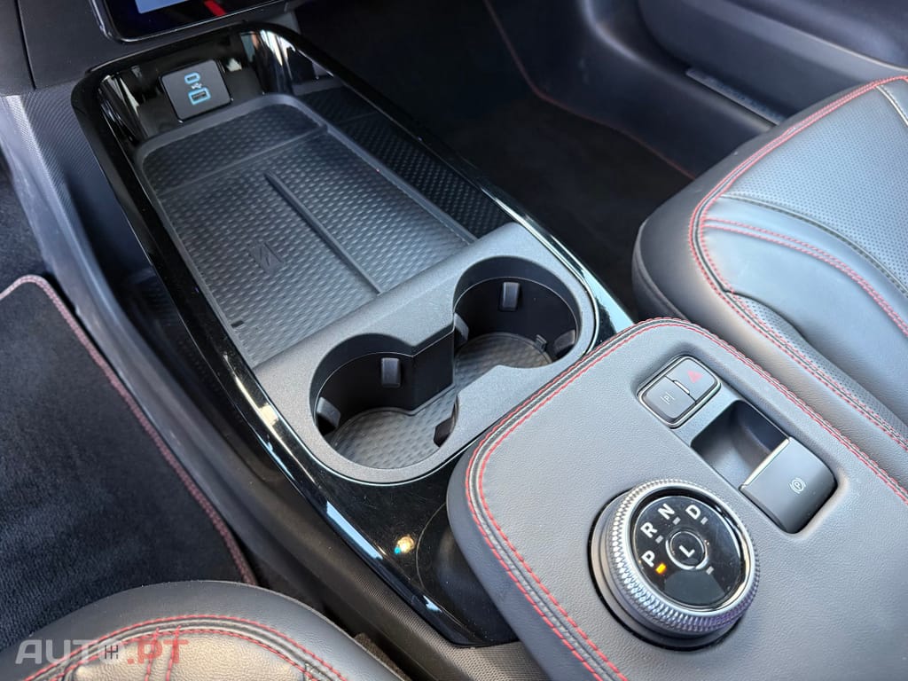 Ford Mustang Mach-E AWD PREMIUM