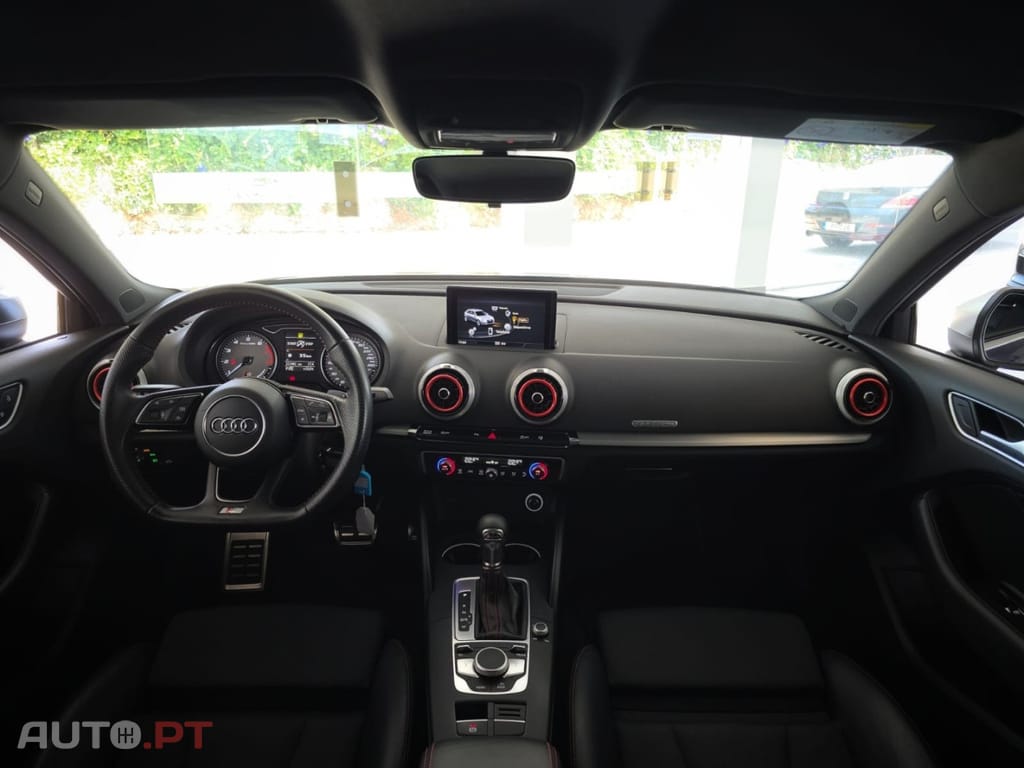 Audi S3 TFSI quattro S tronic