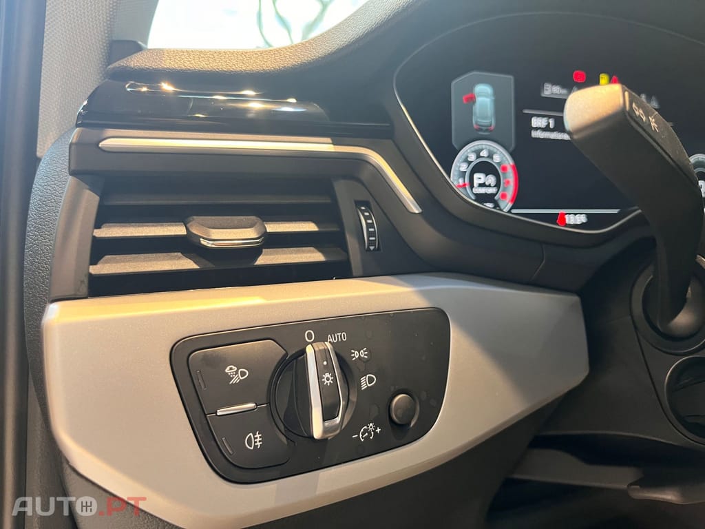 Audi A4 Avant 35 TFSI HYBRID  Attraction