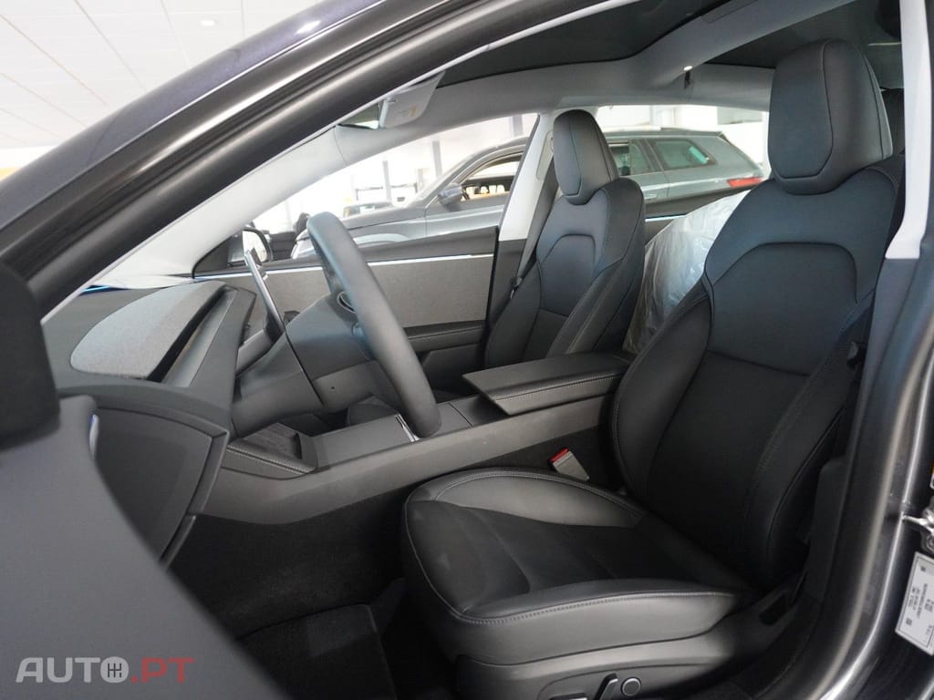 Tesla Model 3 Standard Range Plus RWD
