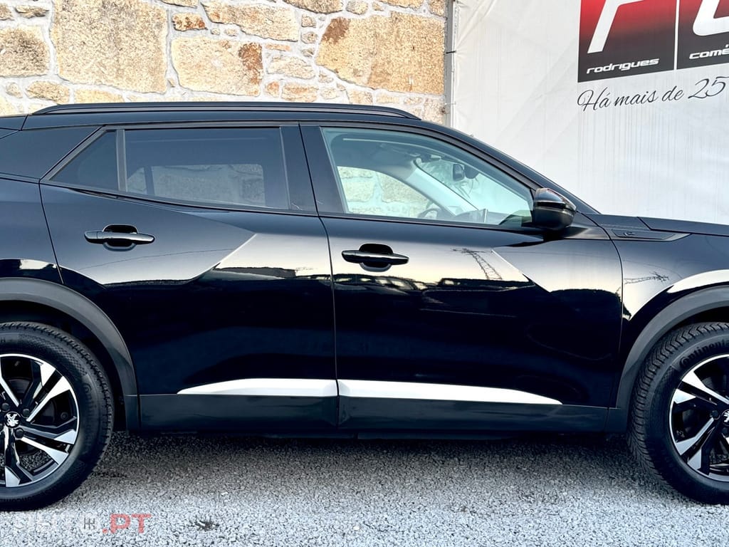 Peugeot E-2008 50 kWh Allure Pack - IVA Dedutivel !!!