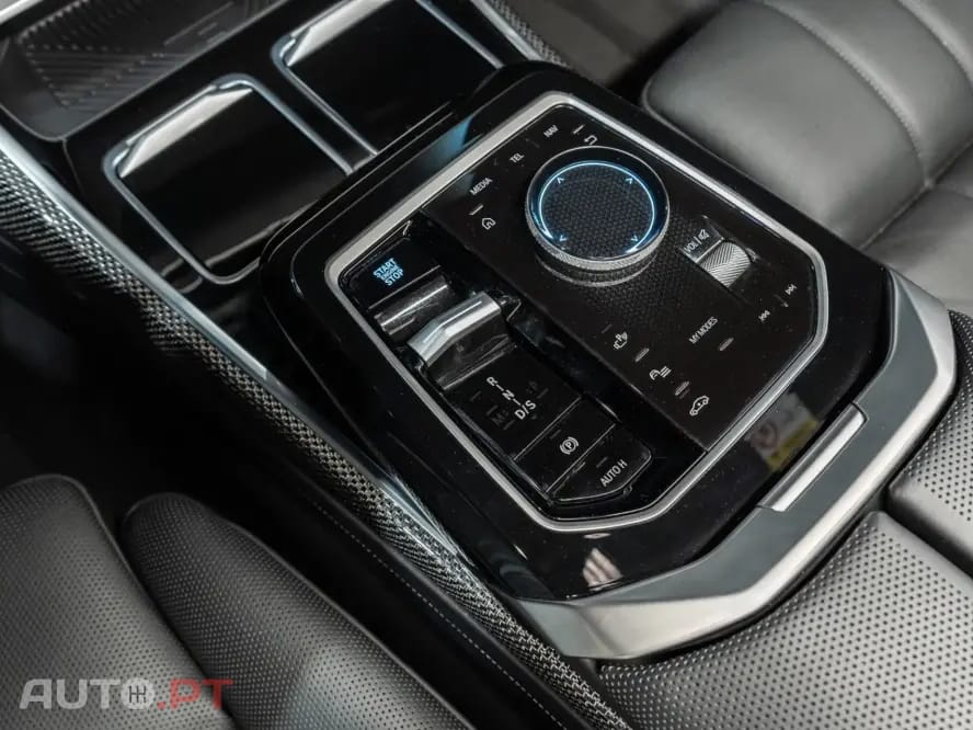 BMW 750 750e xDrive Pack Desportivo M