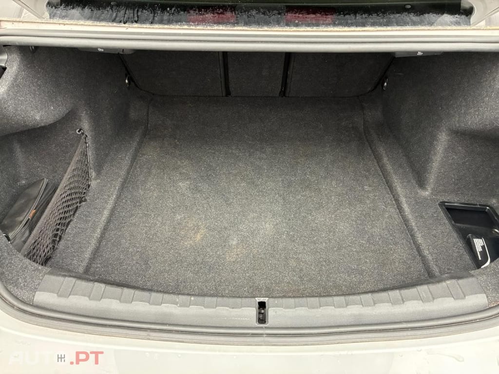 BMW 320 i xDrive Business Design