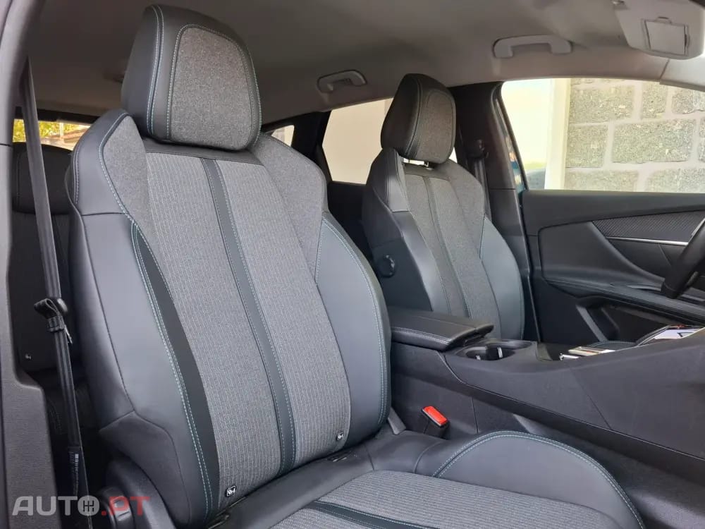 Peugeot 3008 1.5 BlueHDi Allure EAT8