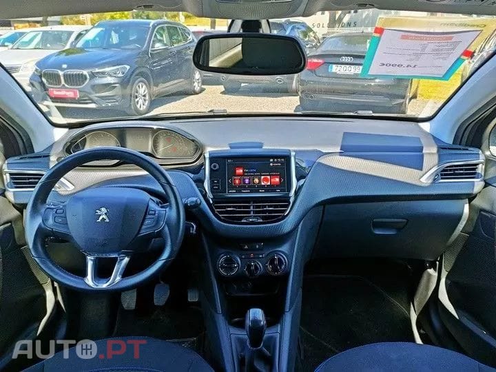 Peugeot 208 1.2 PureTech Signature