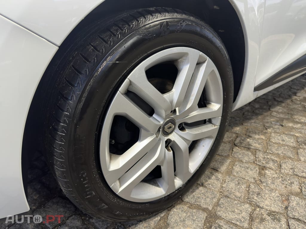 Renault Clio Sport Tourer 0.9 TCe Limited