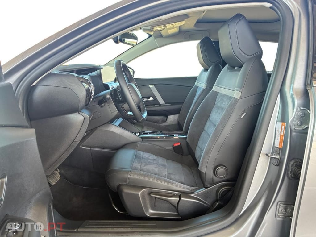 Citroen C4 X 1.2 PureTech Shine Pack EAT8