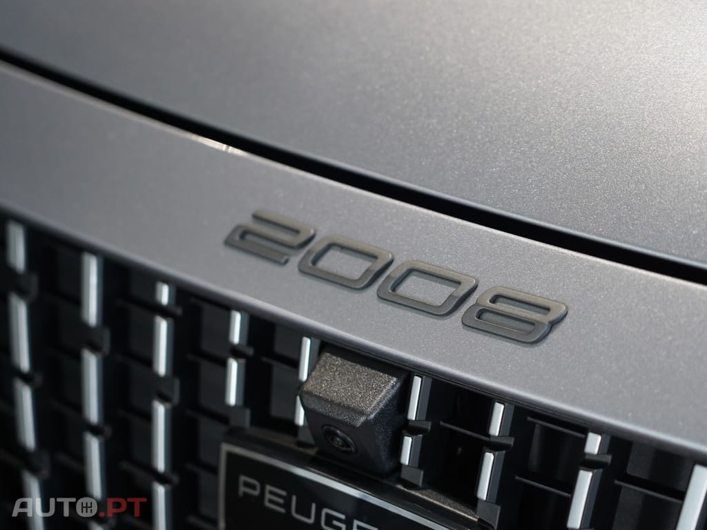 Peugeot 2008 1.2 PureTech Allure EAT8