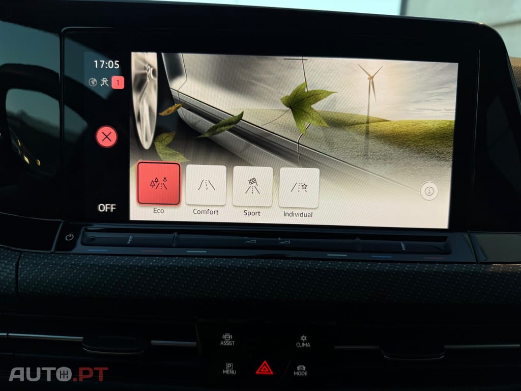 Volkswagen Golf 1.5 eTSI R-Line DSG