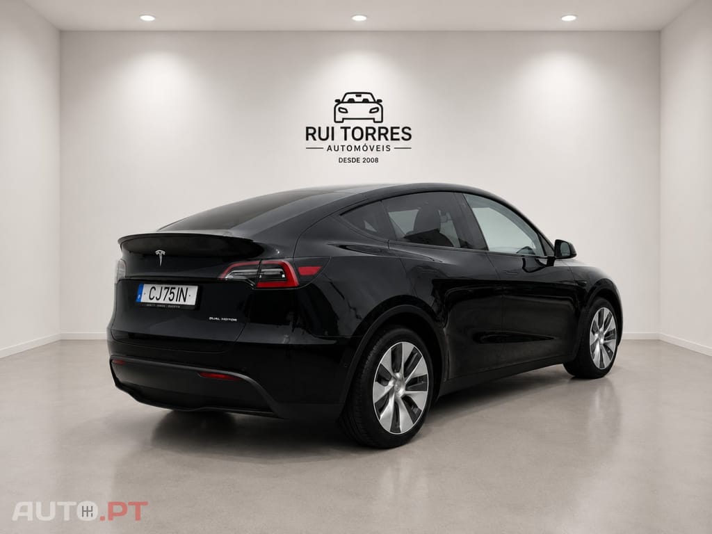 Tesla Model Y Long Range Dual Motor AWD